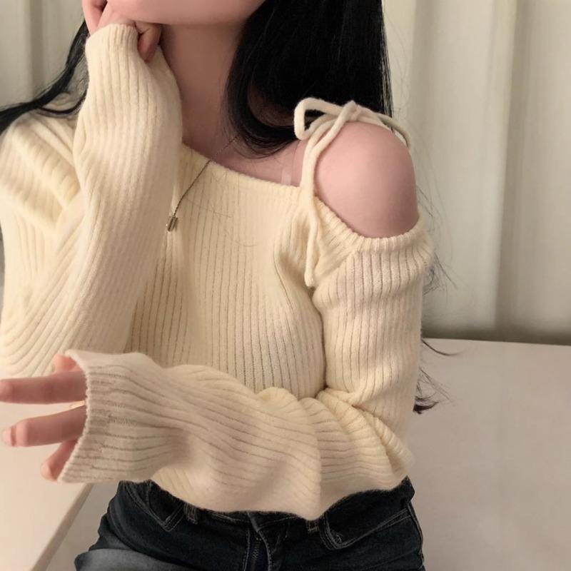 Red One Shoulder Lace Up Knitted Sweaters for Women Japanese Style Design Short Girls Tops Ladies Chic Shoulder Length Long Sleeved Pullovers