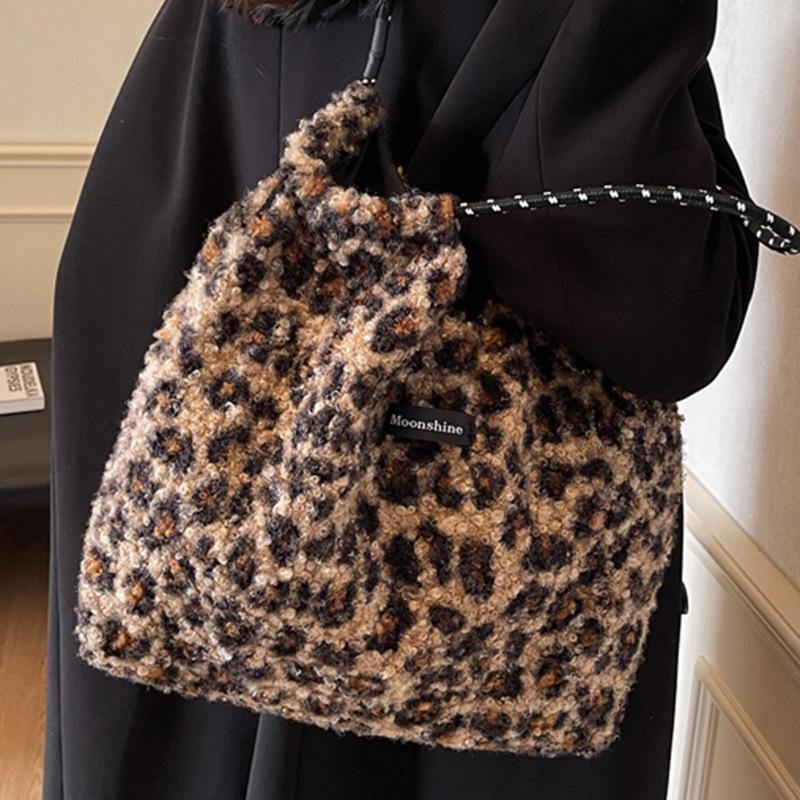 Simple and Fashionable Leopard Print Wool Bag Women's Autumn New Trendy College Style Tote Bag Large-capacity Shoulder Bag
