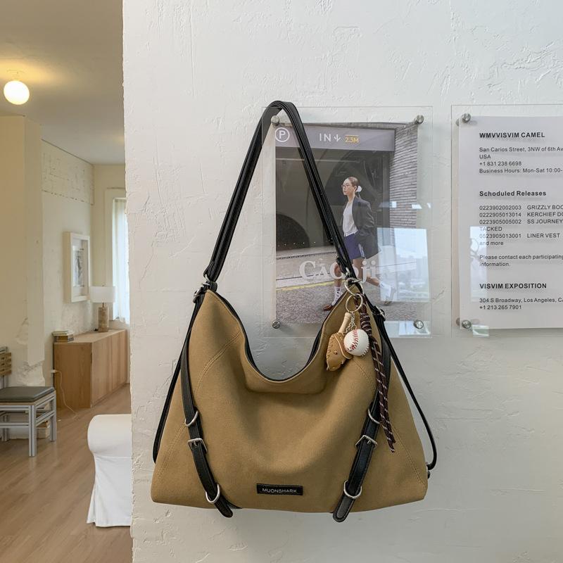 Niche backpack women's autumn and winter new retro shoulder bag large-capacity commuter messenger bag