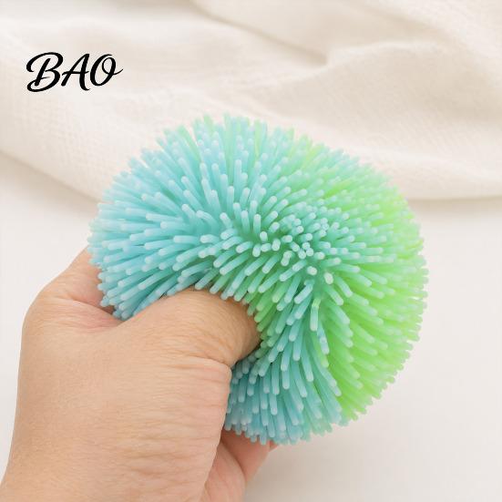 Jouet Main Apaisant Soulagement du Stress Boule Poilue Jouet, TPR Poilu à Presser Fidget Adultes Relaxation Soulagement de l'Anxiété Bureau pour Aide à la Concentration, Tactile Doux