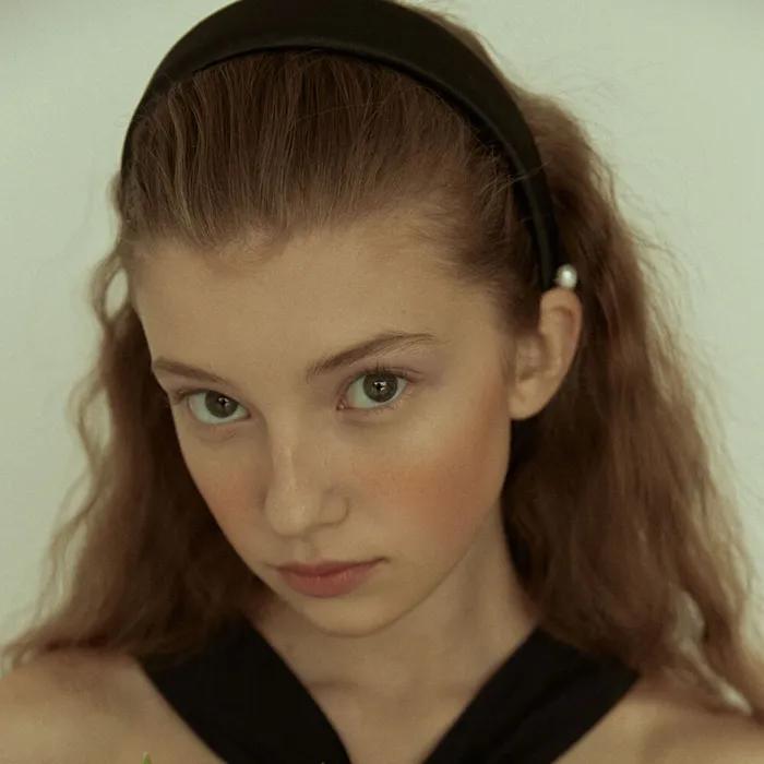 [Elizabeth Moments] Black Satin Headband