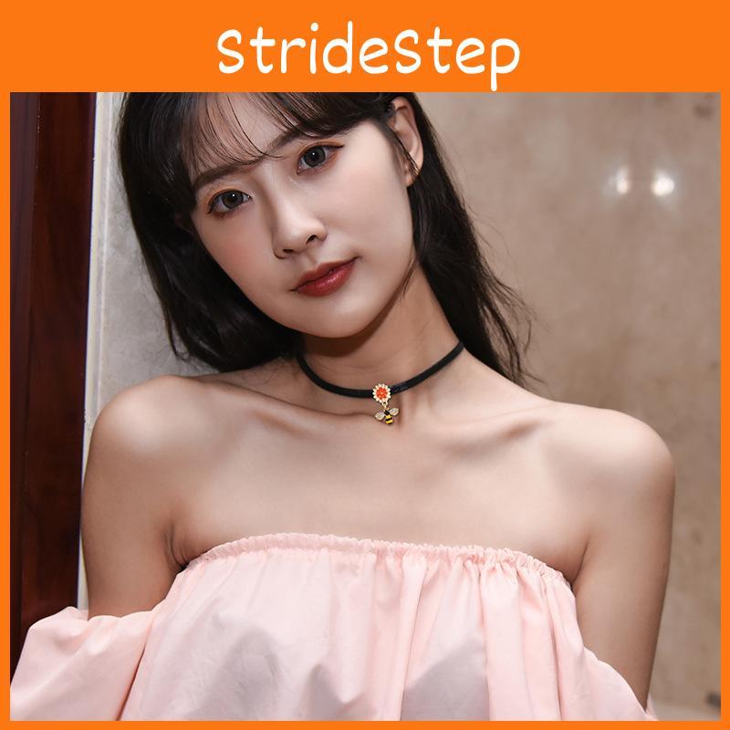 Fashionable Women's Choker Necklace With Unique Insect Design Perfect For Any Occasion