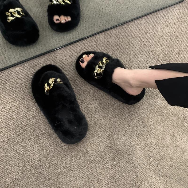 Internet Celebrity Popular Fluffy Shoes Women Wear 2025 New Autumn Chain Fashion Go Out Thick Soled Plush Cotton Slippers