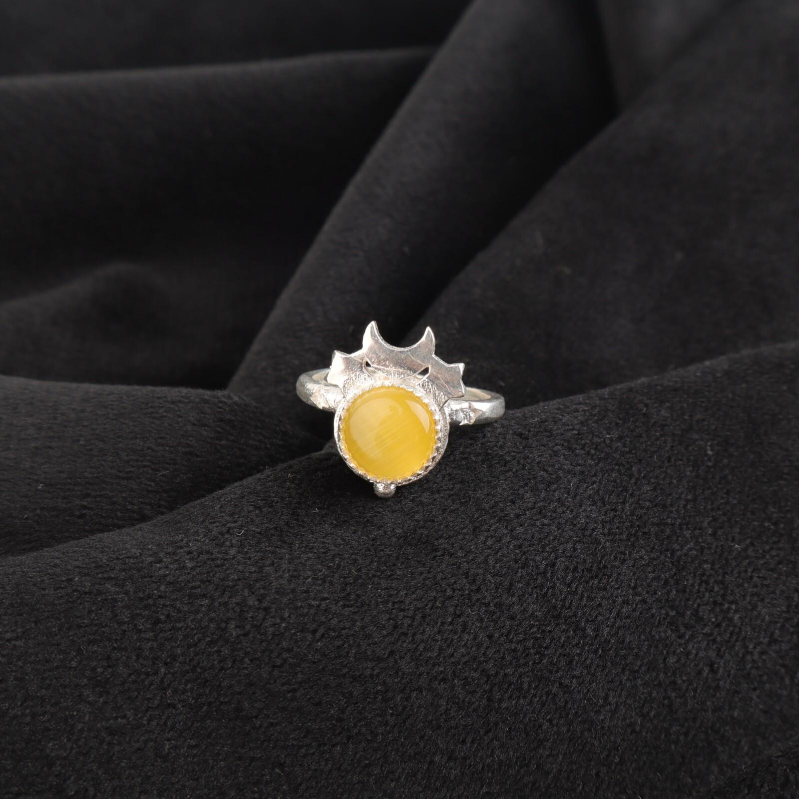 

Натуральный желтый камень кошачий глаз Ювелирное изделие из стерлингового серебра 925 ручной работы Кольцо RR-67-33 13