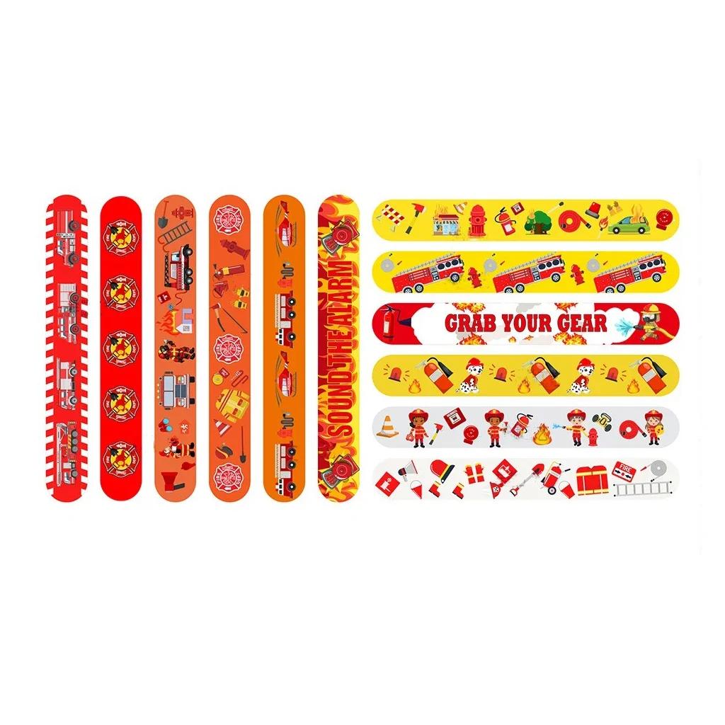 12 Stück Feuerwehrmann Partygeschenke Feuerwehrmann Klatscharmbänder Happy Feueralarm Partyzubehör Jungen Brandschutz Geburtstagsparty Deko