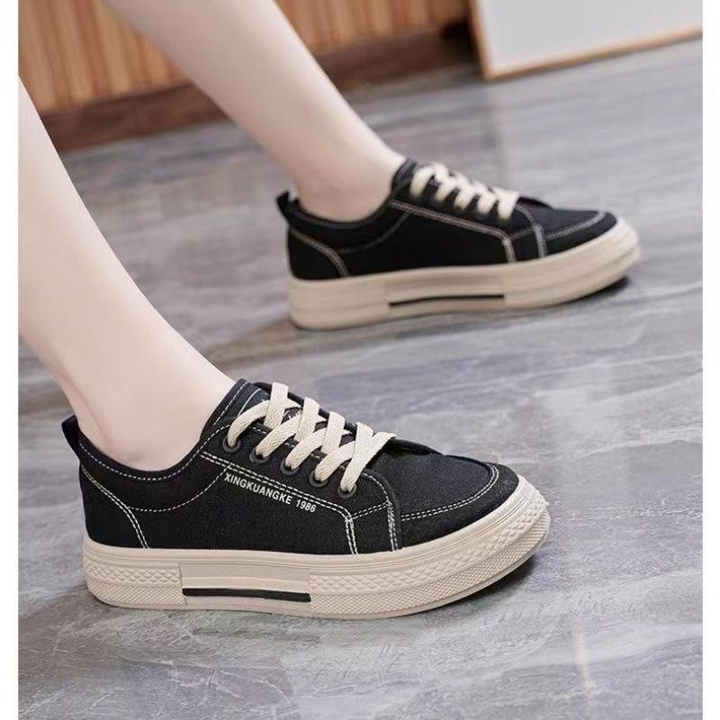 

Осенние парусиновые туфли повседневные кеды студенческие туфли 2025 корейская версия популярные износостойкие удобные универсальные спортивные туфли женская обувь 36