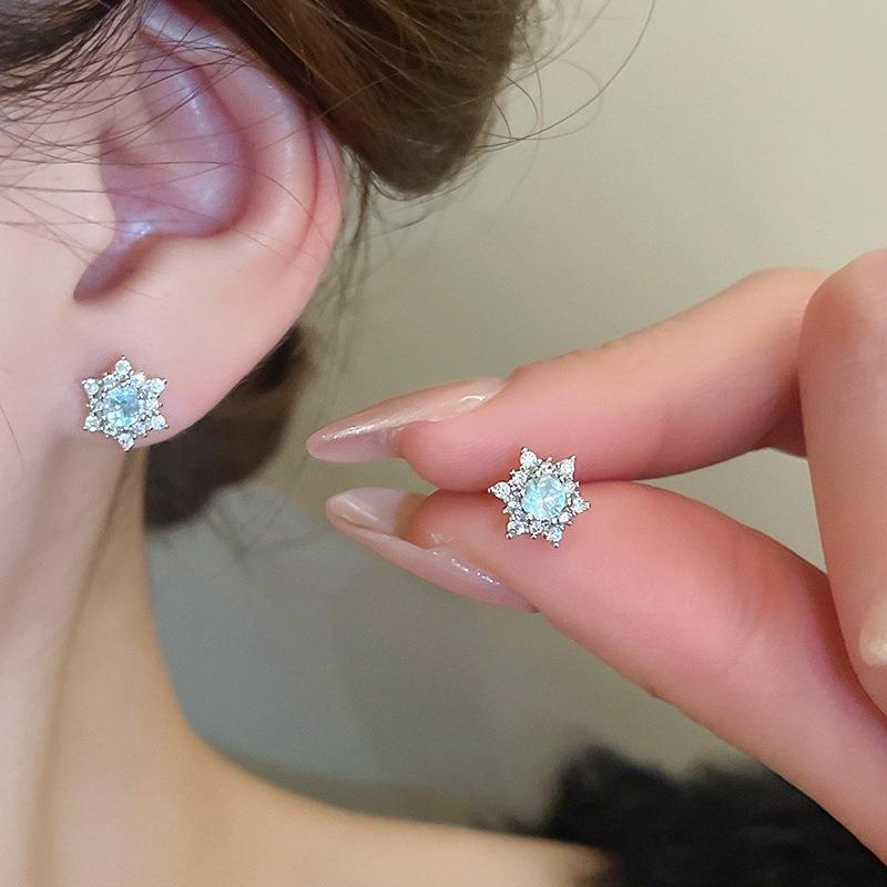 Silver Needle Zircon Flower Pearl Stud Earrings Exquisite Light Luxury High-end Earrings Niche White Versatile Earrings