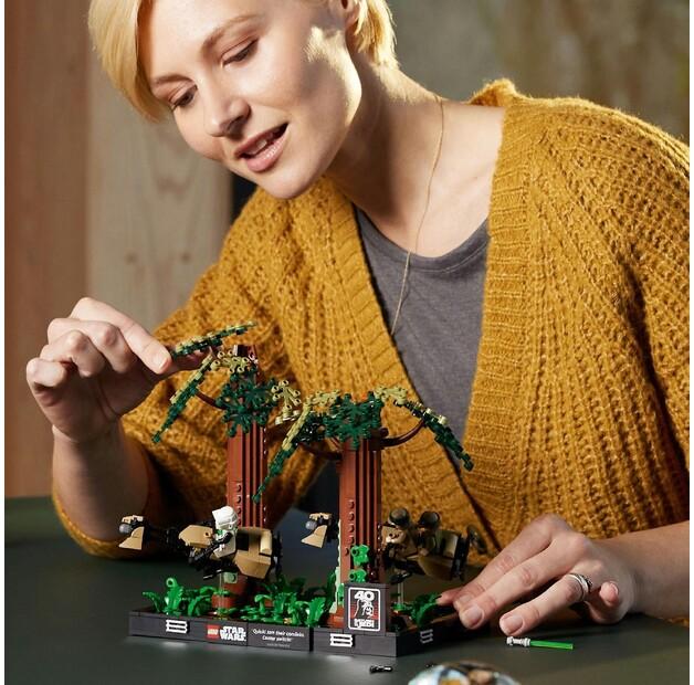 LEGO Star Wars 75353 Диорама: Преследование на боевом корабле по Эндору