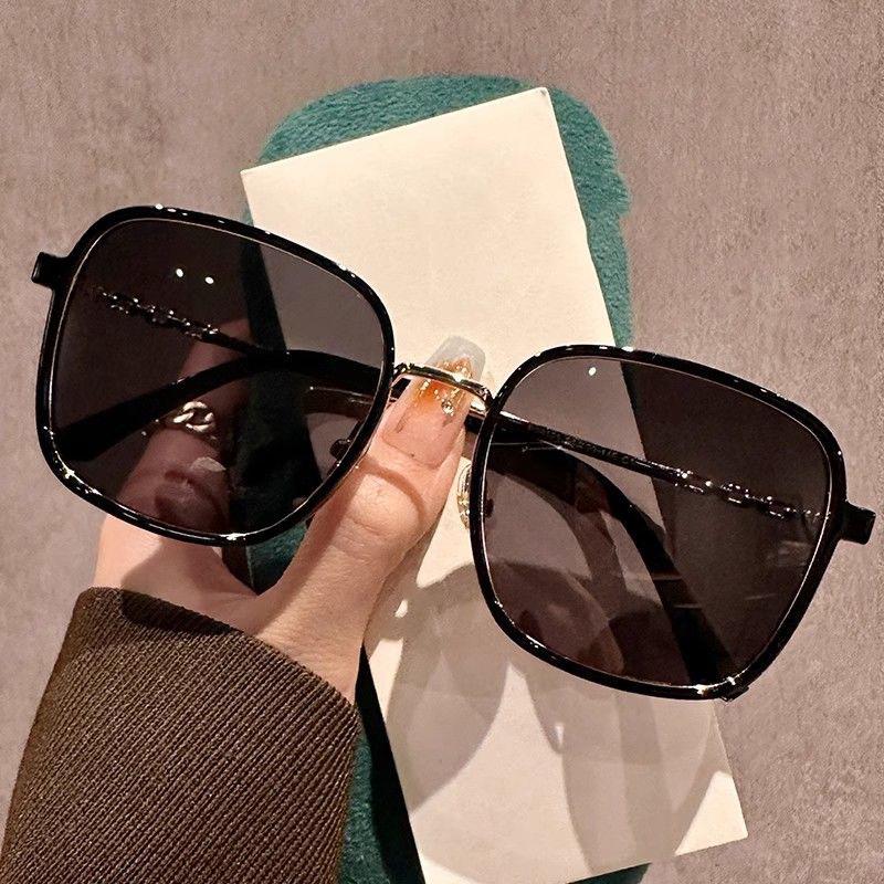 

Модные женские солнцезащитные очки в корейском стиле 2025, большая оправа, для похудения лица, отбеливающие, с защитой от УФ-лучей. Single Pair