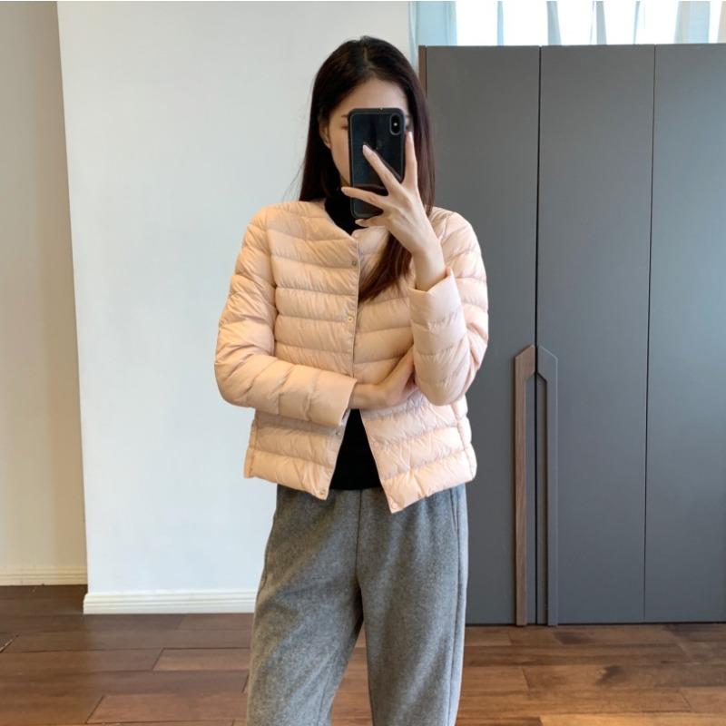Stacked inside and outside, wearing white goose down jacket, round neck light down jacket, inner tank, women's short coat autumn