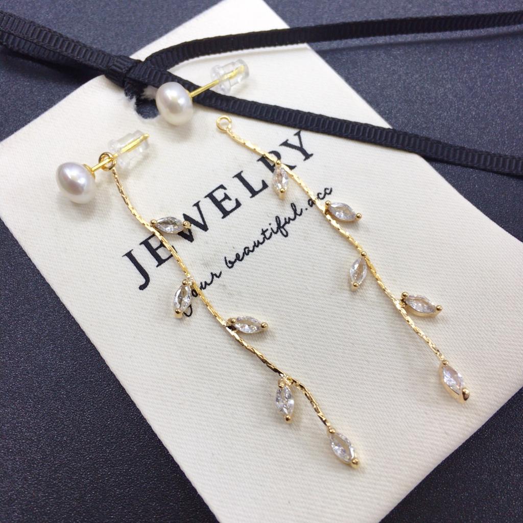 Natural freshwater pearl earrings with micro inlaid zircon leaves and simple design of willow branches. A multi wearing pearl jewelry
