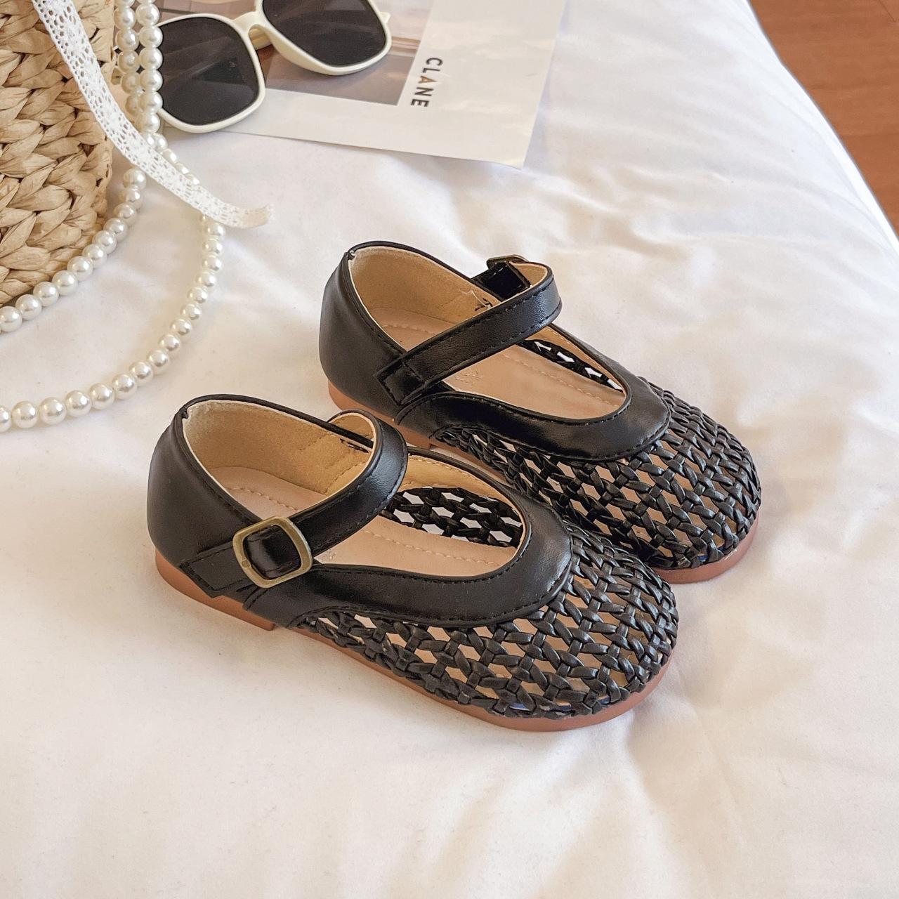 

Сандалии для девочек Baotou 2025 новая летняя детская обувь с отверстиями туфли принцессы женские сокровища летняя обувь для девочек кожаная обувь 34 чёрный