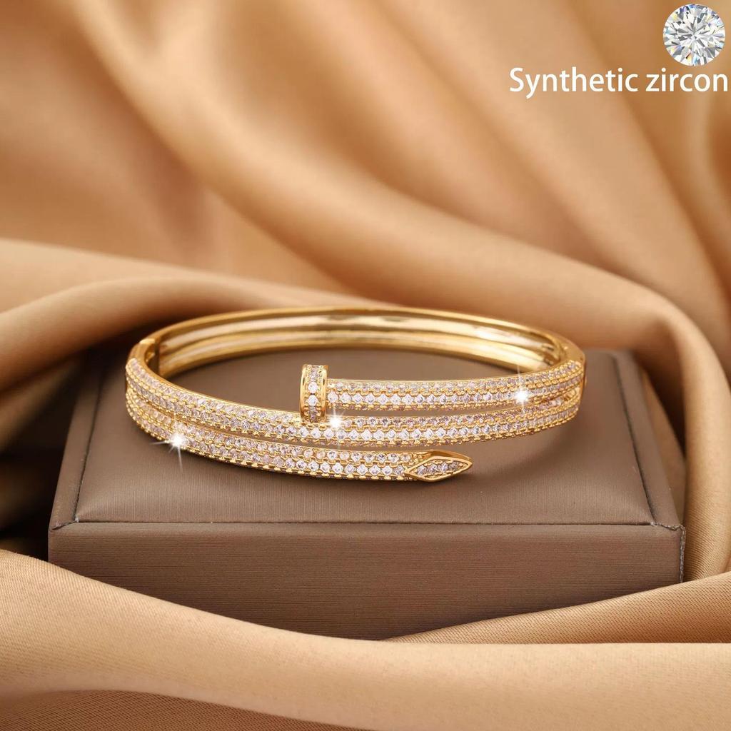 Exquisites 2025 Europäisch-Amerikanisches Nagelarmband mit Zirkon, Luxuriöser Kupferschmuck