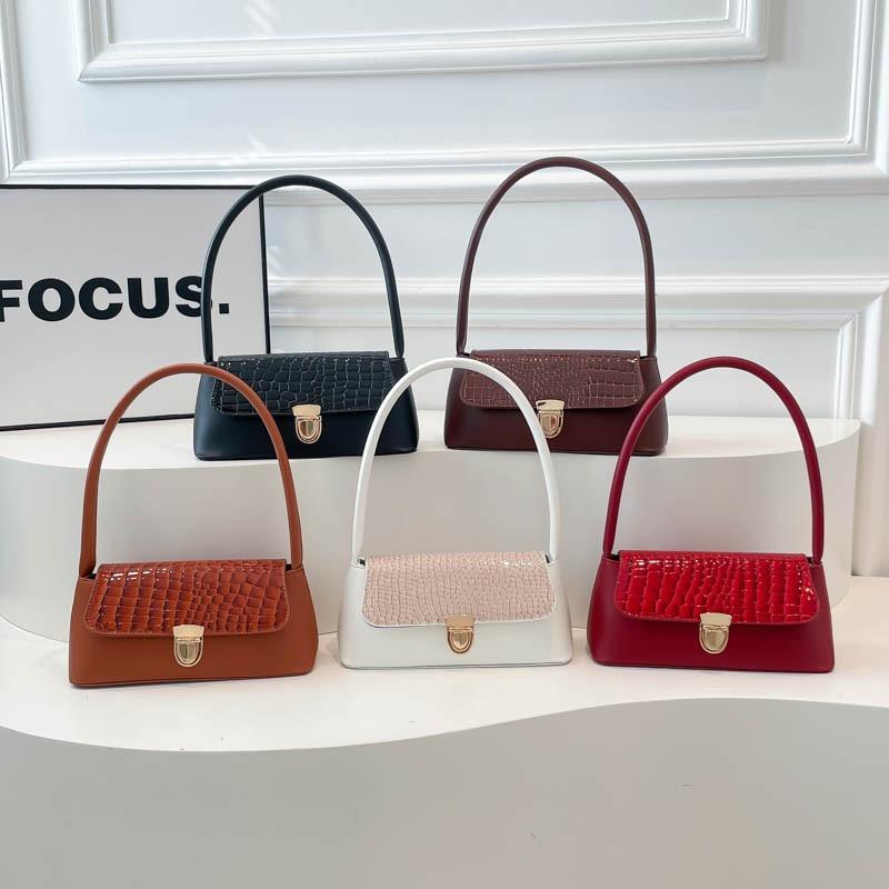 Popular baguette bag women's  new crocodile pattern splicing trend handbag fashionable shoulder bag