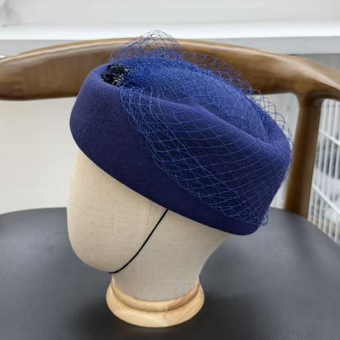 French Retro Mesh Wool Temperament Stewardess Hat Female Autumn and Winter Beret Medicine Box Hat Hepburn Style Elegant Top Hat
