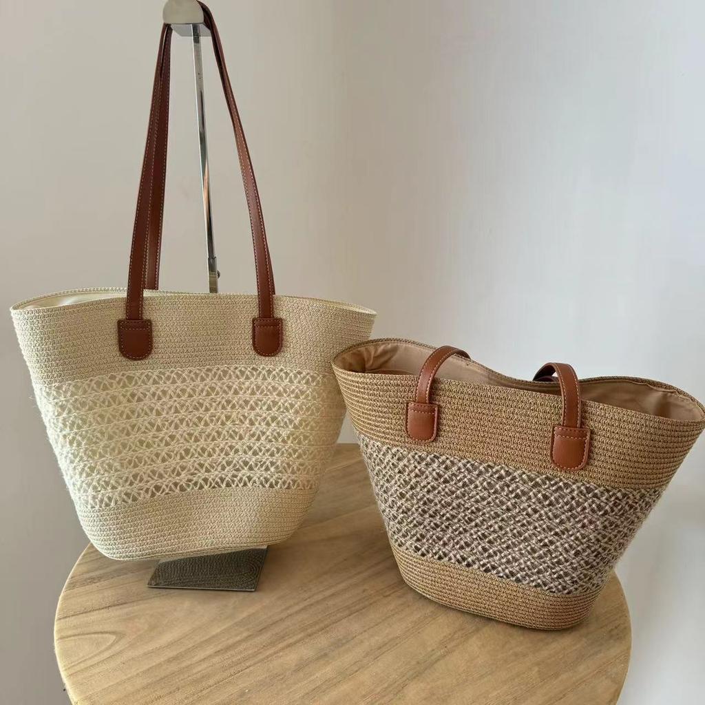 2025 summer new large-capacity retro literary and artistic fan woven shoulder portable women's bag fashionable striped straw bag