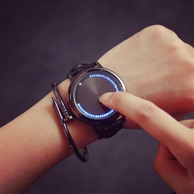 Orologi LED alla moda da uomo con orologio digitale dalla personalità unica