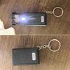 Loupe en ABS Comprenant une Lentille Haute Puissance 45X et un Porte-clés avec Lumière LED