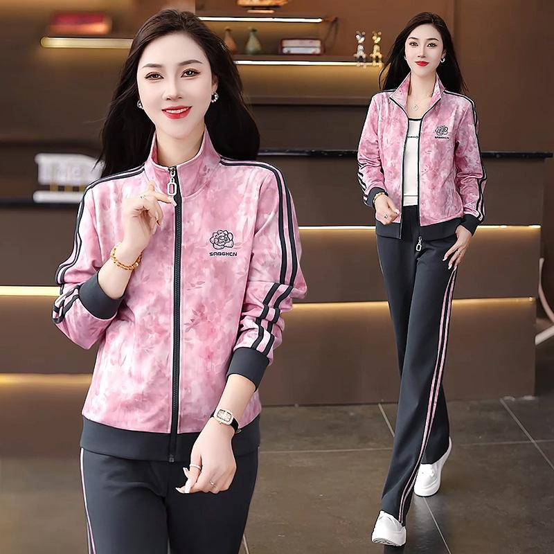 

2025 Women s Trendy Three-Piece Tracksuit for Outdoor Running - Loose-Fit Fashion for Autumn/Spring 4XL (70-75 kg) рожевий