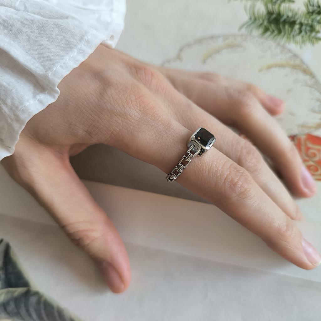 Серебряное кольцо с натуральным раухтопазом (дымчатым кварцем) 1.4ct, вес изделия 3,61 гр (2204374)