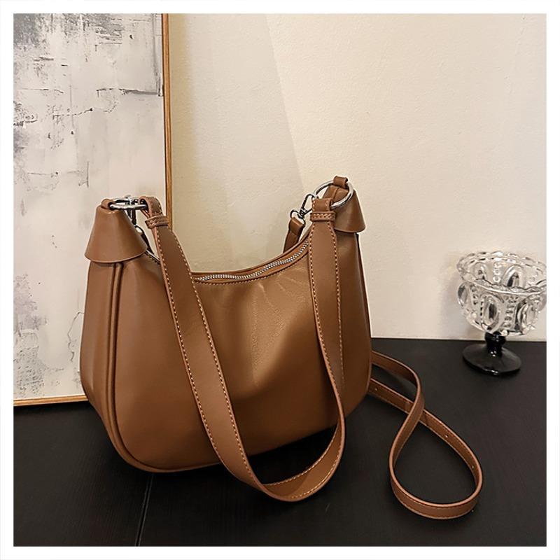 Niche Retro Bag Women's New Fashionable Large-capacity Shoulder Commuter Dumpling Bag Versatile Messenger Bag