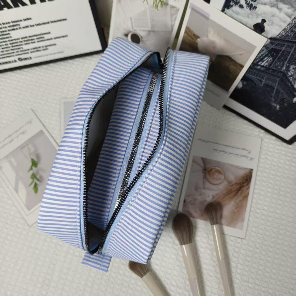 Large-Capacity Striped Makeup Bag: Indian Clutch for Convenient Travel and Outings