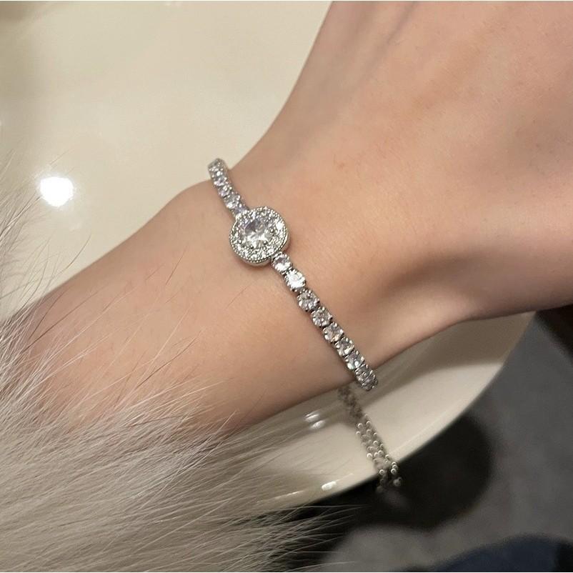 Stylish Geometric Zirconia Bracelet For Women Perfect For Gifting Special Occasions