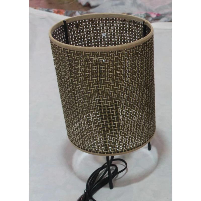 Lampa biurkowa Rattan Art Handmade Sypialnia Gabinet Łóżko Dekoracja Mała Lampka Nocna Nordic Kreatywność Wystrój Domu Lampa Łóżkowa