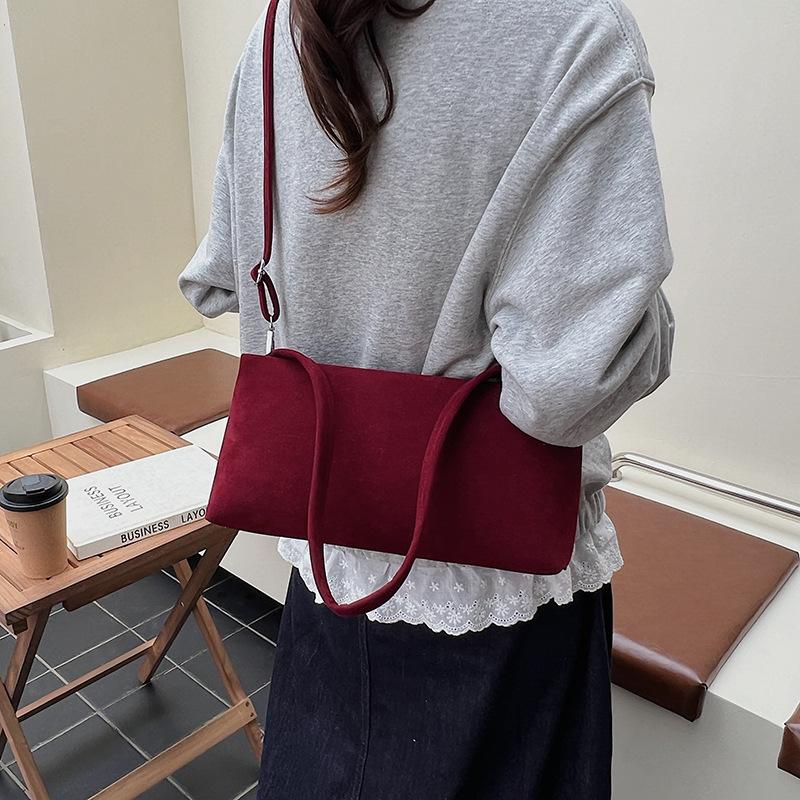 Underarm Bag Women's Autumn and Winter Versatile 2025 New Fashion Niche Design Shoulder Messenger Bag High-end Baguette Bag