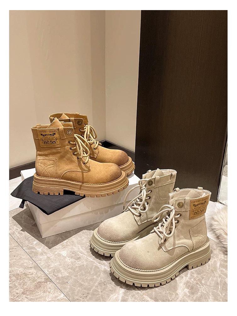 Women's Beige British-Style Retro Motorcycle Boots: Slimming, Thick Sole, Height-Enhancing, Perfect for Spring, Autumn, and Winter.