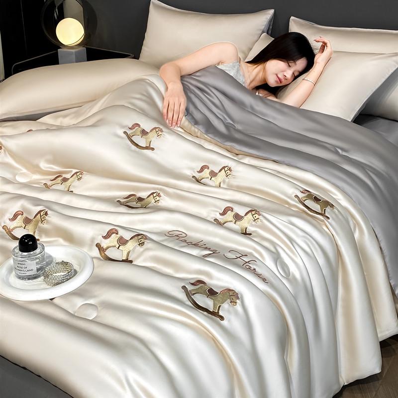 Lightweight Silk Summer Quilt Set - Washable, Air Conditioning Friendly, 4-Piece Luxury Bedding Gift