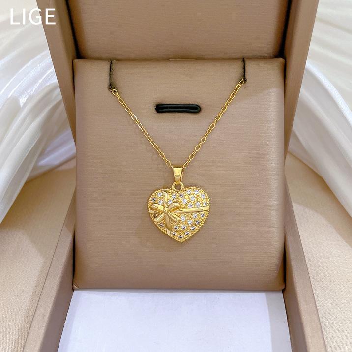 Love Flower Full Diamond Light Luxury Temperament Gorgeous Full Diamond Necklace Female Versatile Collarbone Chain Titanium Steel Chain