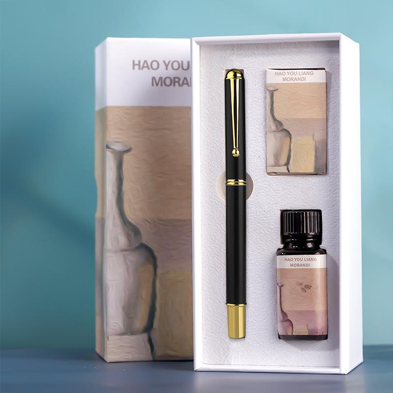 Children's Fine Nib Fountain Pen Set with Engravable Option, Includes Replaceable Ink Cartridges for Student Calligraphy Practice.