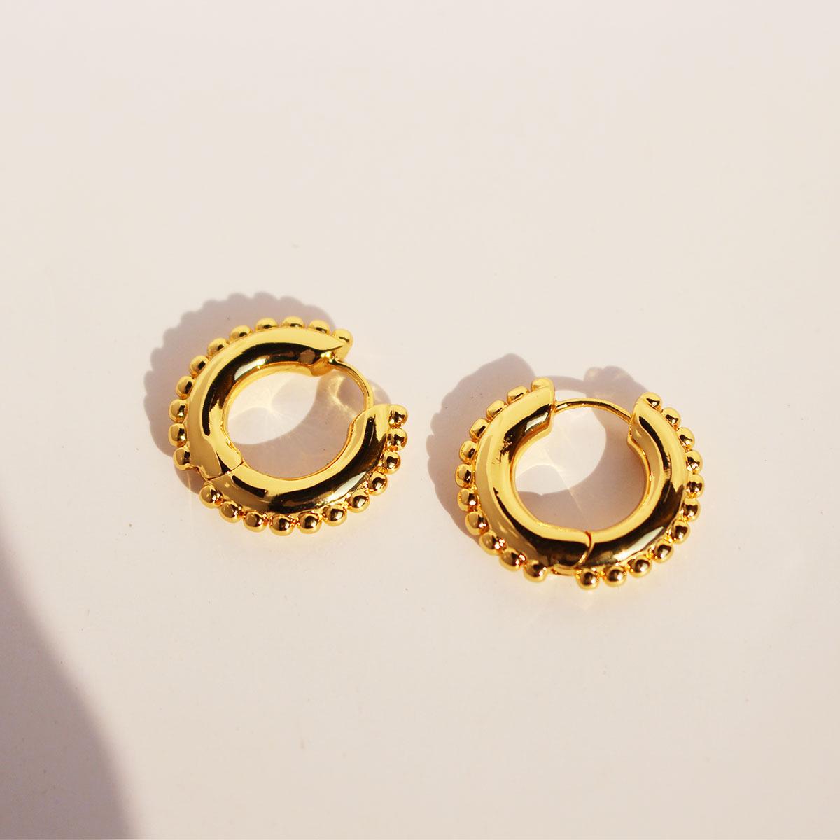 

Европейские и американские креативные каффы для ушей с шестеренками: Минималистичные металлические серьги для мужчин, женщин и пар.