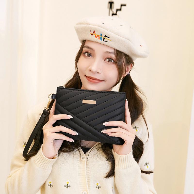 Fashionable Embroidered Mobile Phone Clutch - Large Capacity, Versatile Women's Bag