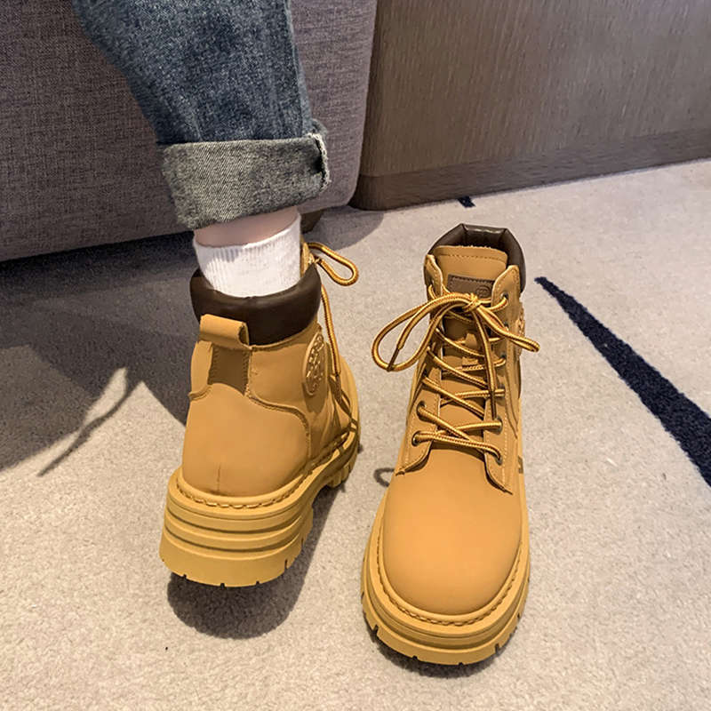 Kick not bad thick-soled big yellow boots women's autumn 2025 new small height increase short boots mountaineering tooling Martin boots