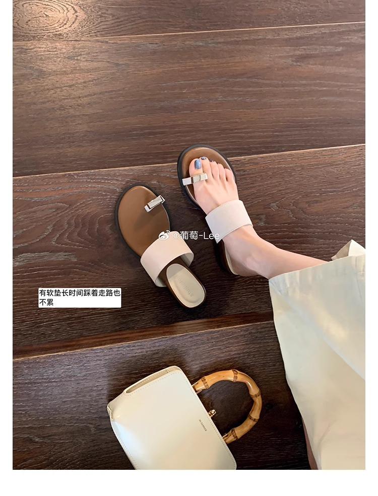 Metal buckle cover toe slippers women's summer wear new soft-soled holiday wind beach lazy cool slippers