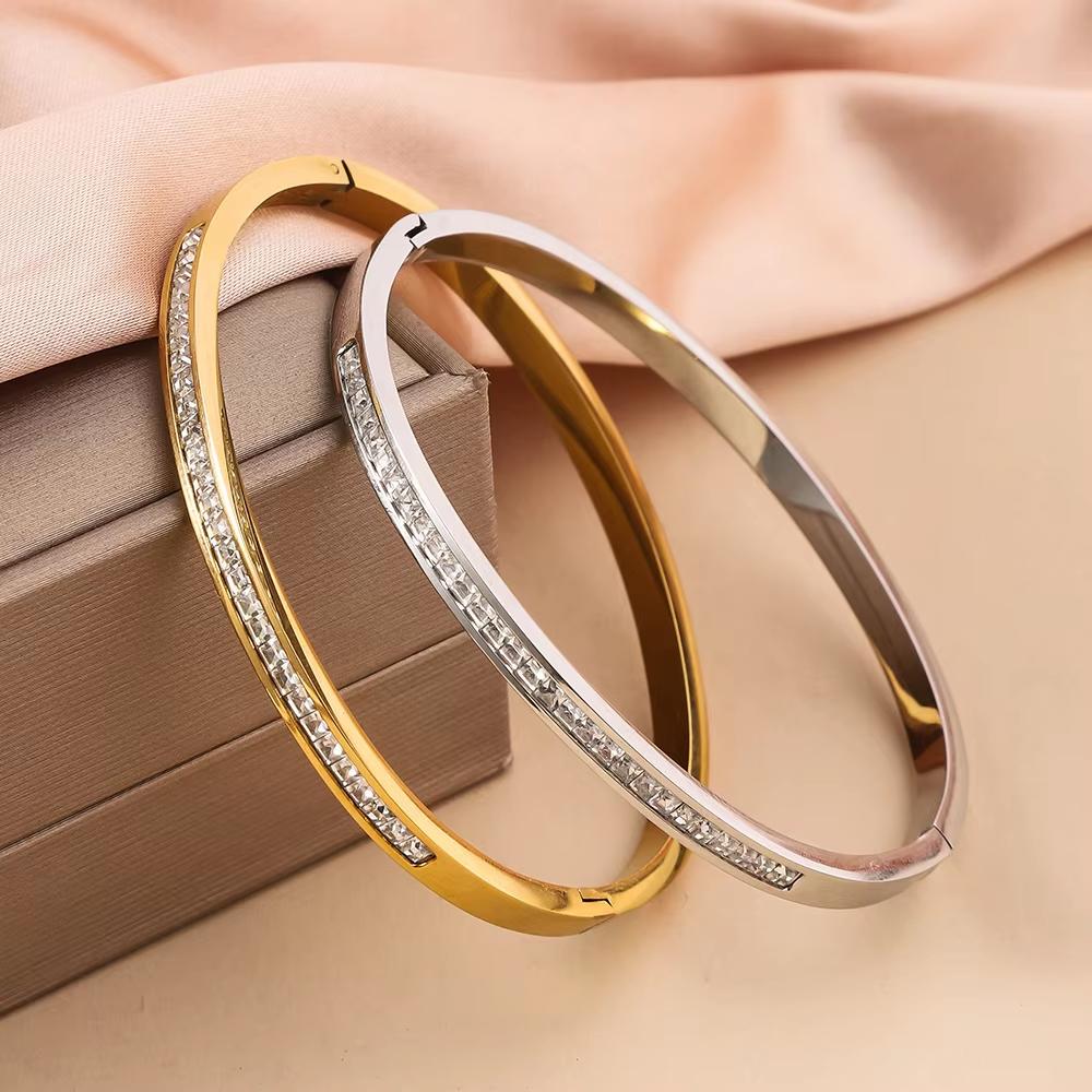 Europe And the United States Hot Selling Stainless Steel Braceelet Gold Zircon Inlaid Stainless  Bangles for Womem  Gift
