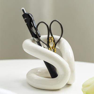 Keramický držák na tužky Minimalistický design Uzol z lana Kreativní úložný stojan Stojan na zubní kartáčky do koupelnové skříňky a na pracovní desky Dekor