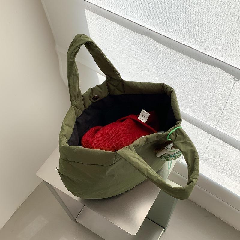 Autumn tote bag women's large-capacity fashion casual nylon handbag commuting to work lazy wind cloud bag