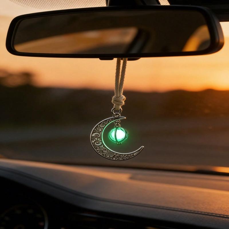 Mond Anhänger Auto Hängeornament – Hohl Sichel Design, Eingelegt Mit Leuchtstein, Elegante Rückspiegel Dekoration