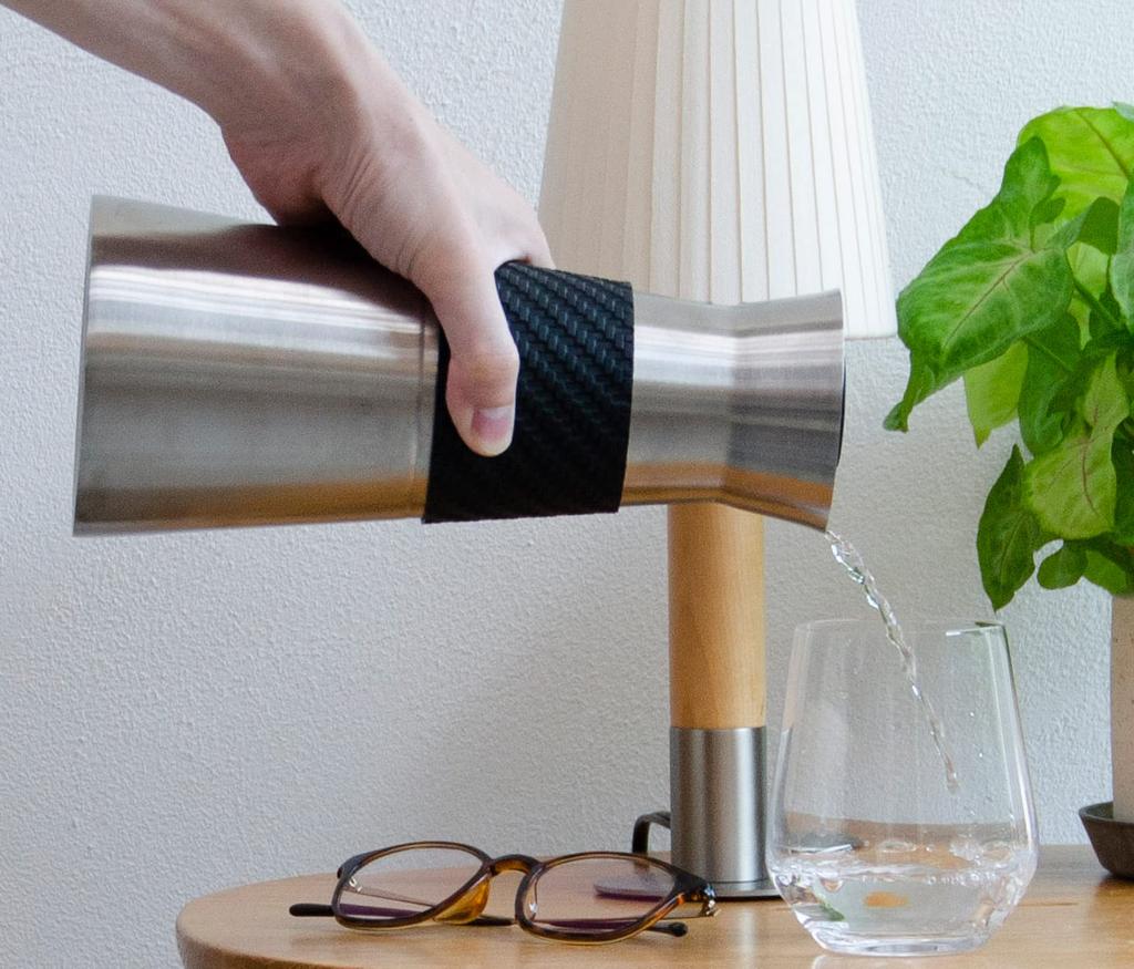 cores C530BK Flask Red Dot Design Award Keeps Coffee and Tea Hot or Keeps Tea Fresh Grande, 600ml, Winner, Cold,