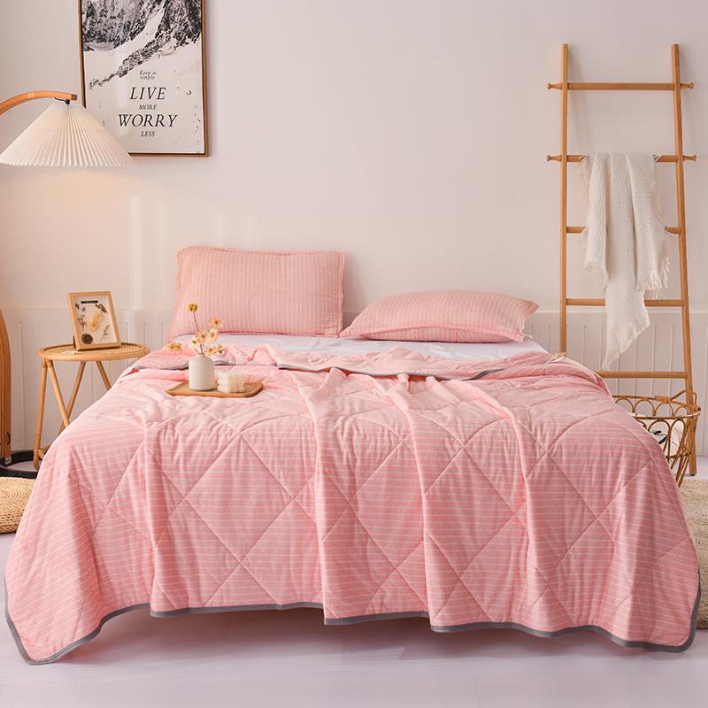 1Pc Summer Cute Strawberry Printed Thin Quilt Air Conditioning Comforter Kids Adults Girls Soft Breathable Cooling Blanket