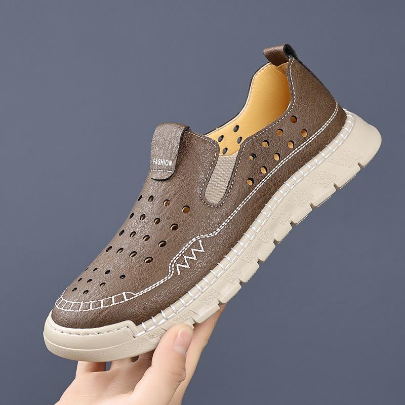 2025 Summer New Hallow Breathable Driving Shoes Man Fashion Casual Solid Color Leather Sandals Designer Shoes Man