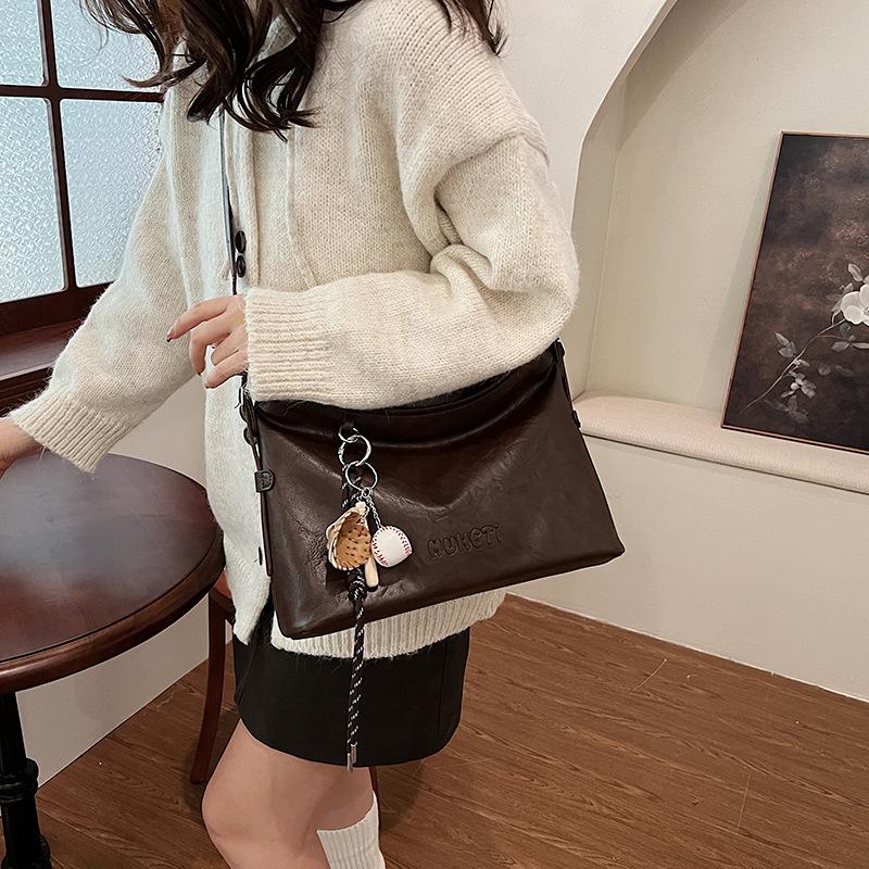 Retro niche design armpit bag women's large-capacity fashion shoulder bag trendy versatile commuter messenger bag