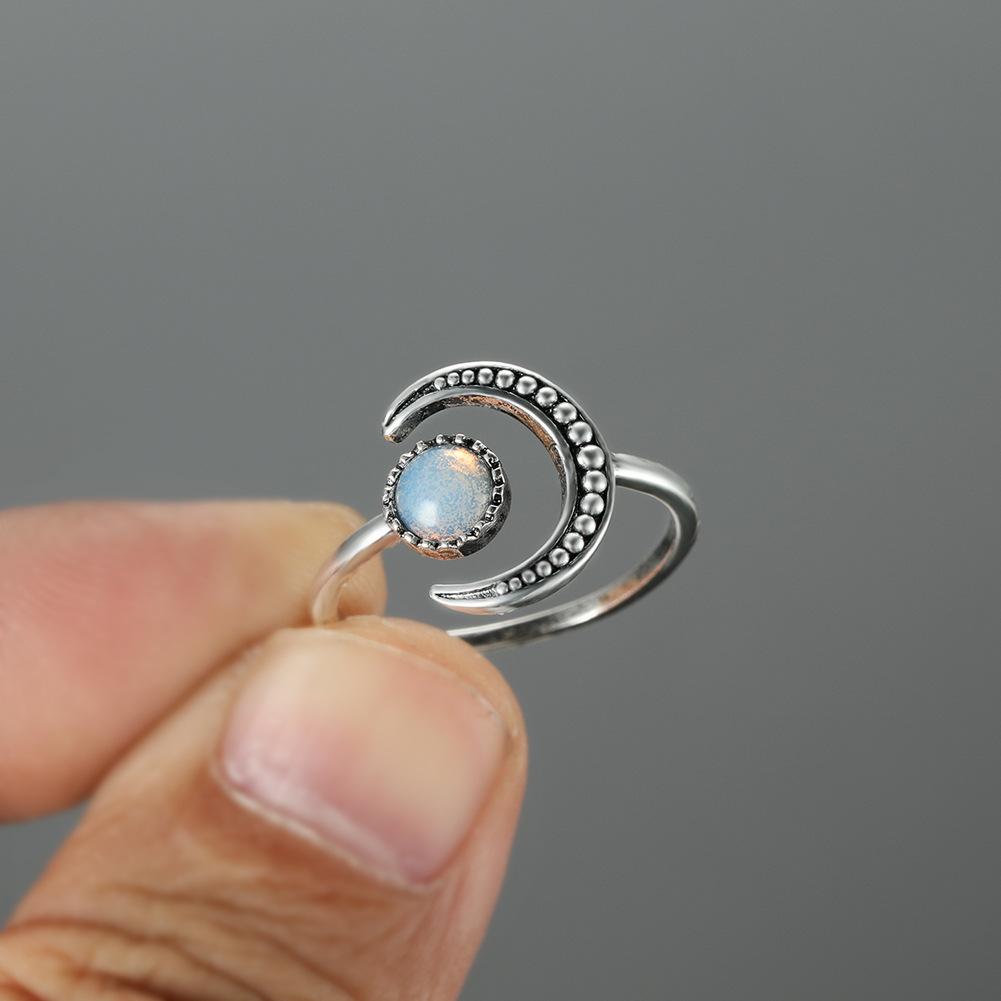 French Elegant Retro Gold Moon Moonstone Ring for Women Fashionable and Adjustable Opening Ring