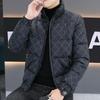 2026 Herren Trendige Stehkragen Daunenjacke mit Allover-Print - Dicke, Warme, Winddichte, Kältebeständige Oberbekleidung