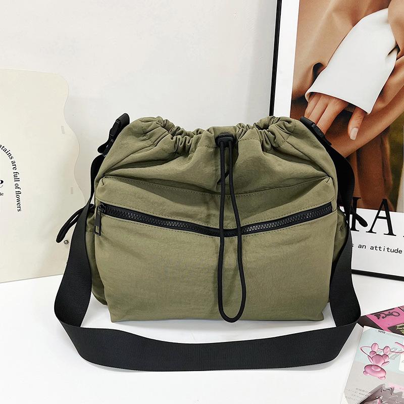 New Korean Version Pull Rope Pleated Bag Women's Nylon Fashion Casual Shoulder Bag Large Capacity Simple and Lightweight Messenger Bag Bag