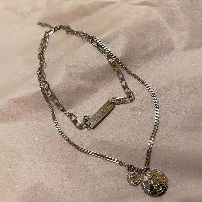 Portrait ins cold wind double-layer titanium steel necklace female ins hip-hop niche design sense collarbone chain 2024 new model