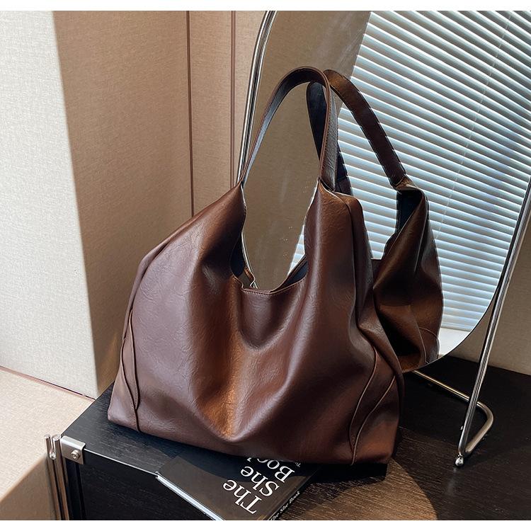 Retro commuter tote bag women's large capacity 2025 new autumn and winter casual shoulder bag premium sense child and mother bag